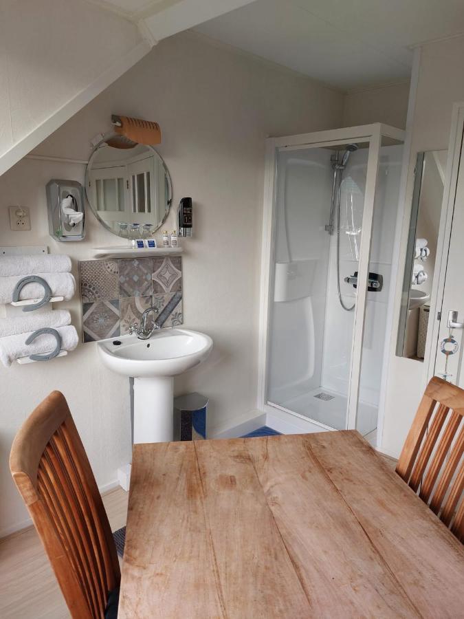 Bed & Breakfast D'Ouwe Smidse Kamperland Bagian luar foto