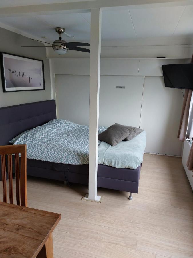 Bed & Breakfast D'Ouwe Smidse Kamperland Bagian luar foto